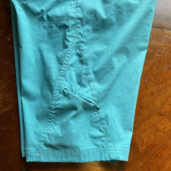 Athleta Pants - Athleta Cargo/Utility Shorts